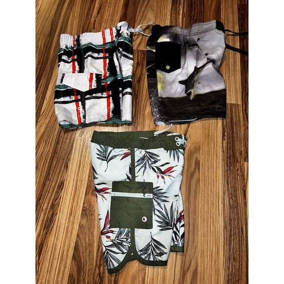 Joe Boxer Sharks Art Class Boys Swim Trunks Sz 6 Lot Of 3 - Picture 2 of 8